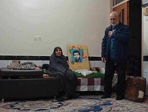تکریم و بزرگداشت مادر و همسر شهید نورانی توسط کادر دبیرستان میثاق
