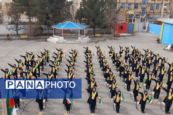  همایش «یاوران انقلاب» با محوریت نقش آفرینی دانش آموزان در گام دوم انقلاب