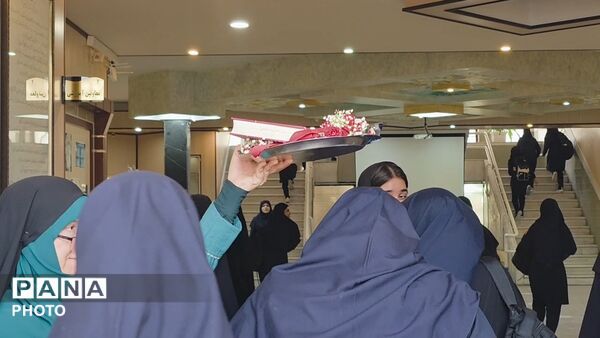 زنگ  ایثار و مقاومت در دبیرستان مهشید مصلی نژاد
