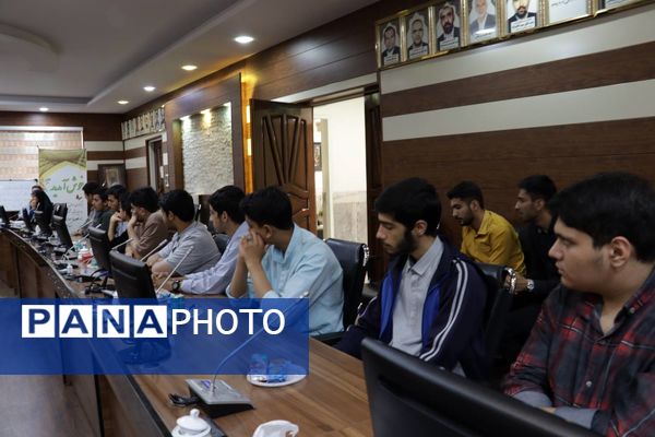 جلسه توانمندسازی دانش‌آموزان برتر در مسابقات قرآن و عترت