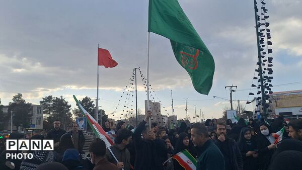مراسم بیعت مردم ملایر با آیت‌الله سید مجتبی خامنه‌ای