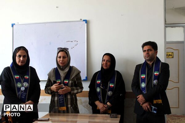 کارگاه آموزشی مدرسان پیشتاز و گردهمایی خبرنگاران پانا شهرستان فاروج با مسئولان سازمان دانش‌آموزی خراسان شمالی 