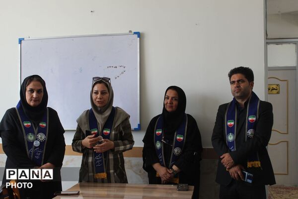کارگاه آموزشی مدرسان پیشتاز و گردهمایی خبرنگاران پانا شهرستان فاروج با مسئولان سازمان دانش‌آموزی خراسان شمالی 