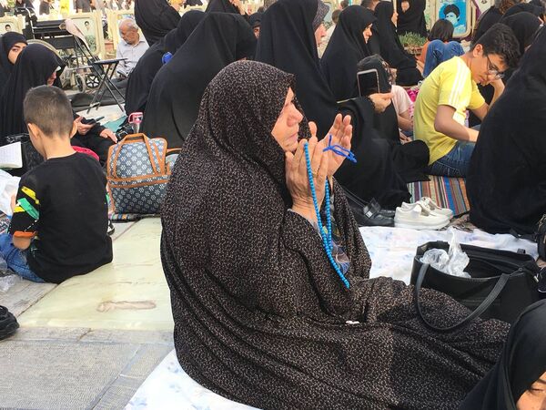 برپایی مراسم دعای عرفه در گلستان شهدای اصفهان