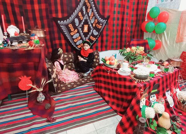 از دل کلاس تا گرمای کرسی؛ یلدای لُری در نام‌آوران