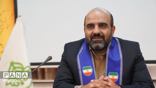 مراسم تجلیل از مربیان برتر پیشتاز و خبرنگاران فعال ناحیه چهار 