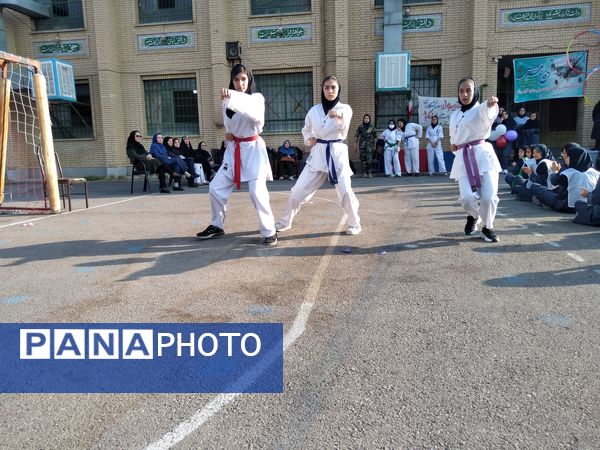 المپیاد ورزشی درون مدرسه‌ای دبیرستان دخترانه عرفان ناحیه سه شیراز