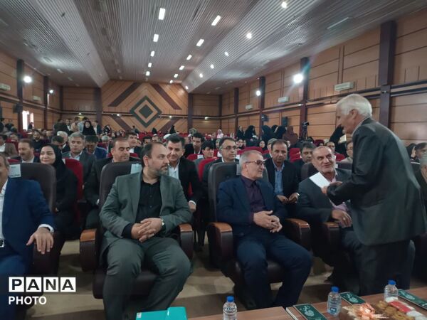 جشن روز معلم با حضور معاون پرورشی و فرهنگی وزیر آموزش و پرورش در یاسوج 