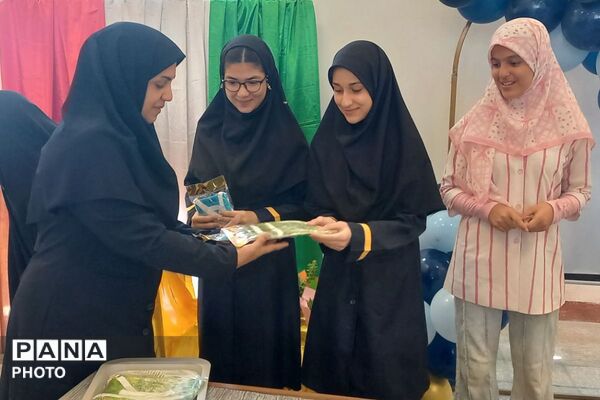 جشن جوانه‌ها در مدرسه استعداد های درخشان شهرستان ملارد 
