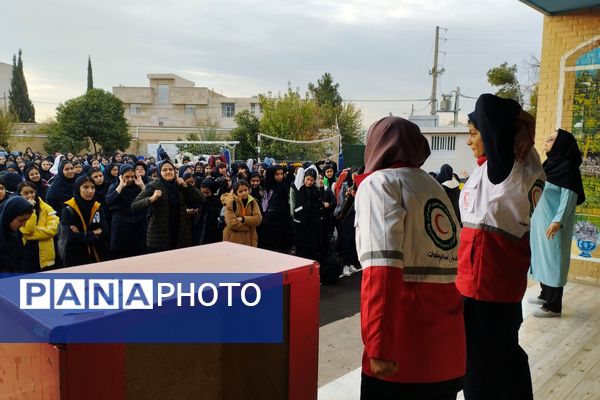 مانور زلزله و ایمنی در مدارس دخترانه ناحیه 3 شیراز