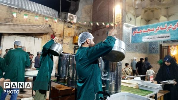 گذری بر غرفه دهه نودی ها و چایخانه حضرت زهرا(س)