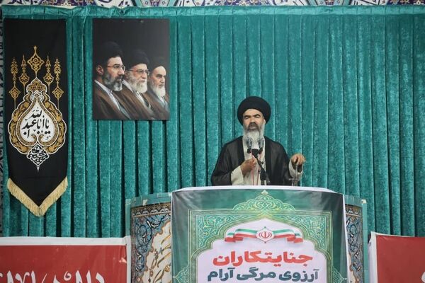 پیروی از هوای نفس، انسان را از حق دور می‌کند