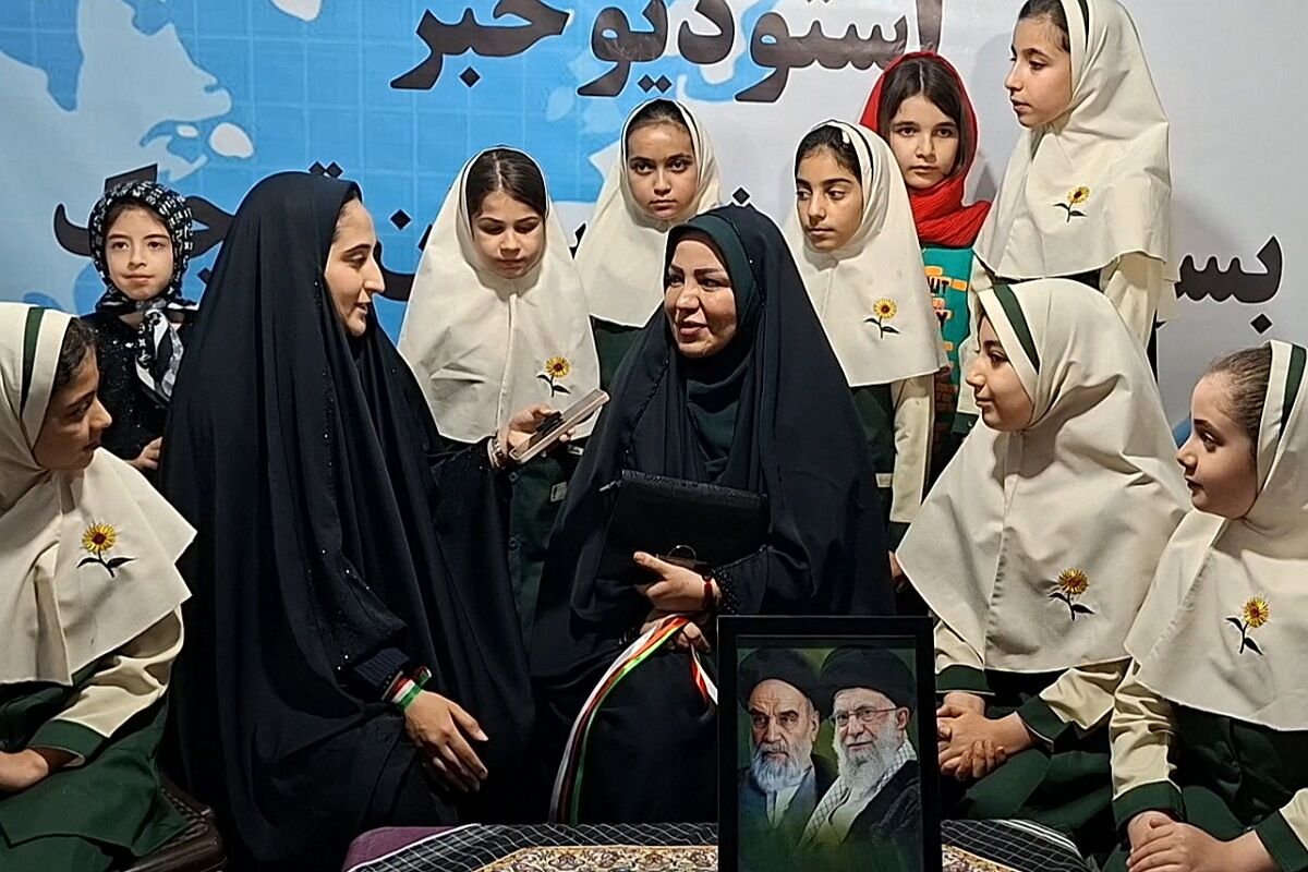 عشق به بچه‌ها و دانش‌آموزان، عنصری است که خستگی نمی‌شناسد