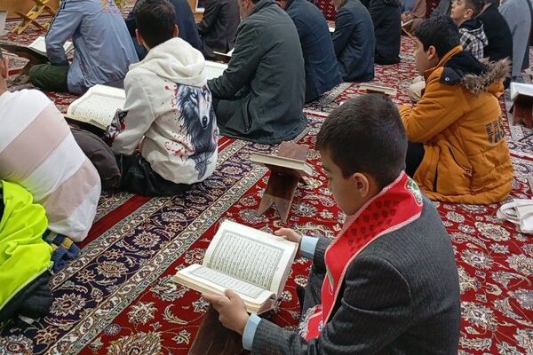 محفل انس با قرآن کریم  در مسجد جامع شهر بار نیشابور 