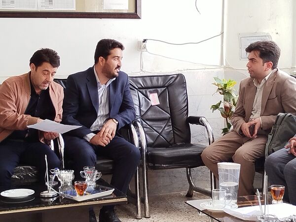بازدید معاون پرورشی و تربیت بدنی آموزش و پرورش کاشمر از دبیرستان امام حسین (ع) 