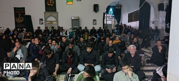 حماسه عزاداری در قدمگاه گناباد با نمایش «رستگاری در محراب»