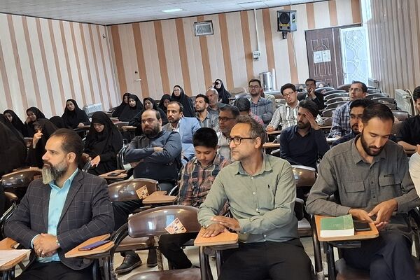 نشست مربیان و معاونان پرورشی فریمان با محوریت قرآن و عترت 