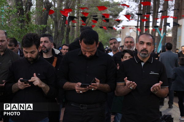 لحظه تحویل سال در پارک دفاع مقدس یزد