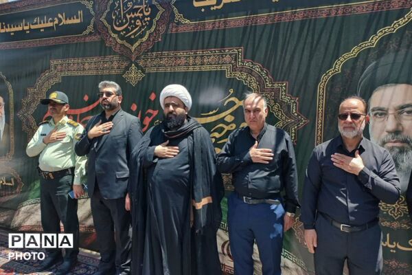 نماز ظهر عاشورا در میدان امام خامنه‌ای