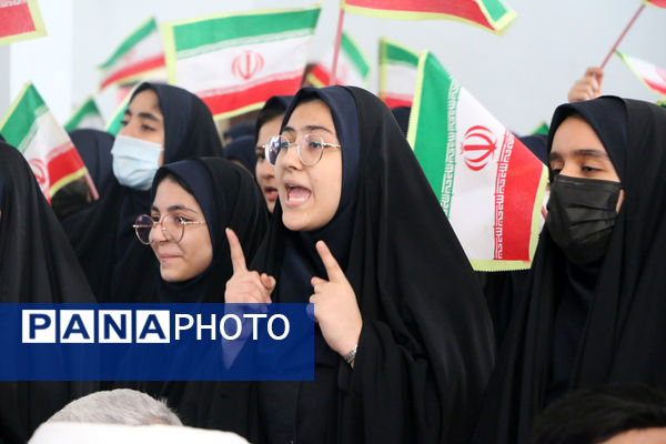 برپایی جشن «حضور تا ظهور» در دبیرستان شهیده حسنی سعدی قم