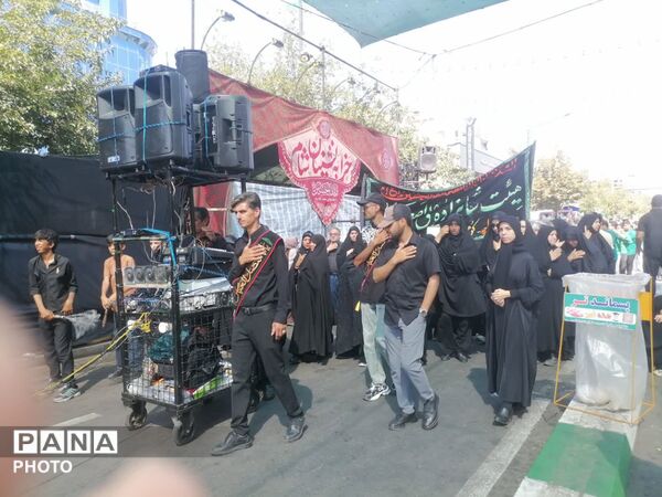 مشهد در سوگ امام رضا (ع) 