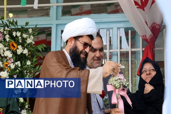 صبح مهر با کیف‌های رنگی و رؤیاهای روشن؛ مدرسه دوباره جان گرفت