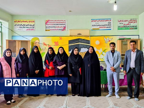 رویداد کارآفرینی دانش‌آموزان عنبرآباد در دهه فجر