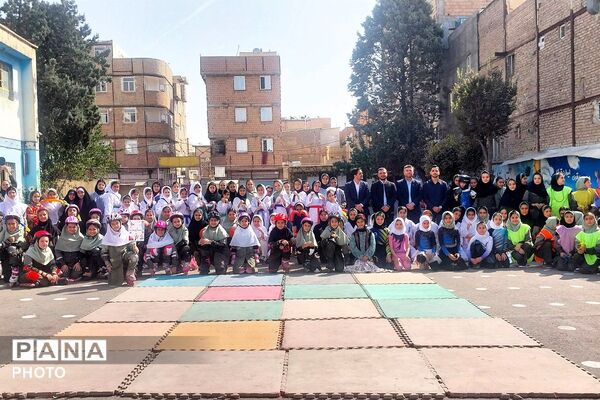 حضور مسئولان آموزش و پرورش در دبستان رضوان به مناسبت هفته تربیت بدنی