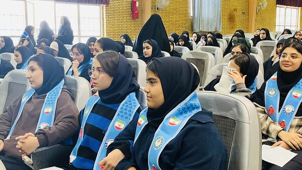 آغاز راه خبرنگاری برای دختران کرمانی