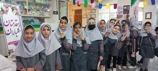  انتخابات شورای دانش آموزی  در دبستان حافظه سلیمانشاهی 