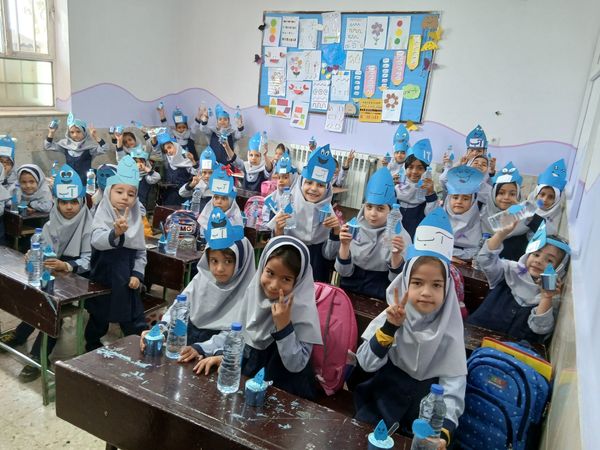 جشن آب برای دانش آموزان دبستان ناهید  نخودی نیشابور 