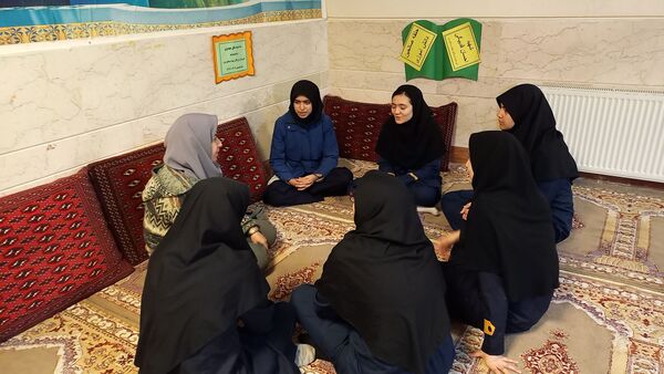 برگزاری محفل انس با قرآن در مرکز پرورش استعدادهای درخشان فرزانگان شهرستان ملارد