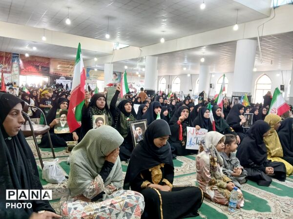 بیعت بانوان جیرفت‌زمین با رهبر انقلاب اسلامی