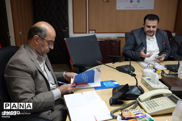 جلسه هماهنگی و هم افزایی بین دبیرخانه کمیسیون تخصصی توسعه آموزش عمومی قرآن کشور و معاونت آموزش متوسطه