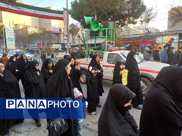 استقبال پرشور مردم از شهدای گمنام در شهرستان شیروان