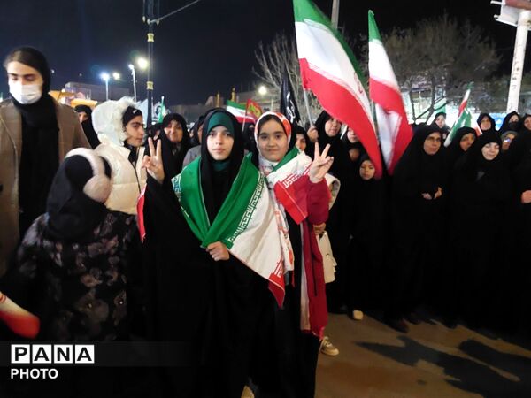 حضور گسترده و چشمگیر مردم فاروج در چهارمین شب شهادت رهبر معظم انقلاب 