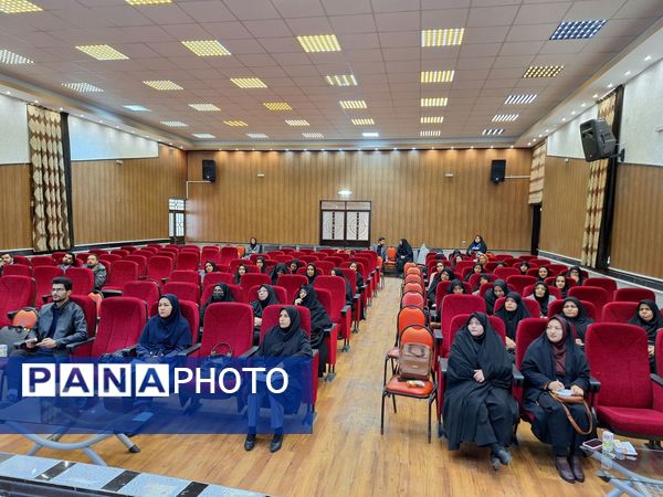 کارگاه آموزشی و توجیهی مربیان پیشتاز تربت حیدریه 