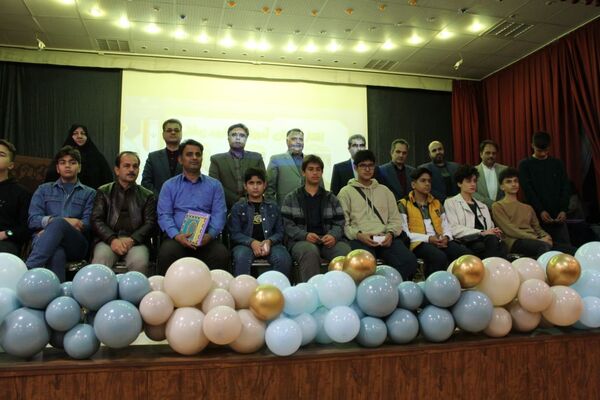 تقدیر از دانش‌آموزان منتخب استانی و کشوری جشنواره نوجوان خوارزمی در نیشابور 