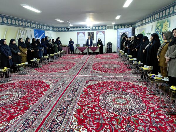 اولین جلسه شورای دبیران در دبیرستان علی‌ افشارنژاد 
