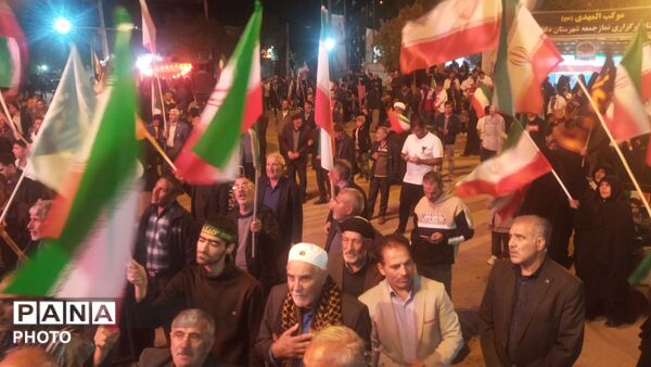 مردم انقلابی نورآباد در هفتاد و نهمین شب ، محکم تر و استوار تر از شب های قبل