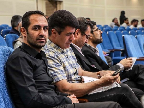 تجلیل از معلمان نمونه منطقه ۱۴ به مناسبت هفته گرامیداشت مقام معلم