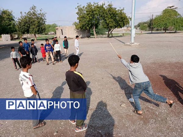 بازی‌‌‌های بومی و محلی در روستای میرعوضی شهر شمیل بندرعباس 