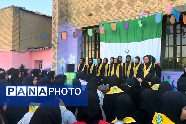 گرامیداشت ایام الله دهه فجر در دبیرستان رضوی شیراز