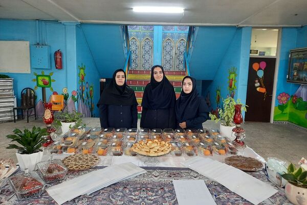 جلسه قطبی مدیران ابتدایی در دبستان شهید دکتر چمران ناحیه دو شهرری 