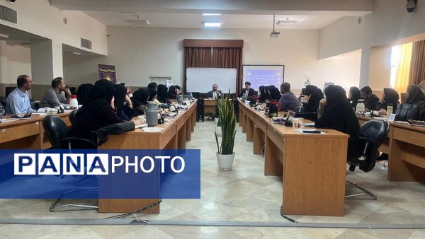 اولین کارگاه دانش‌افزایی آموزشی پژوهشی داوران بیست و هفتمین برنامه ملی معلم پژوهنده