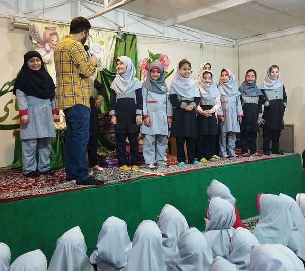 مراسم جشن ولادت حضرت رقیه (س) و تجلیل از دانش‌آموزان برتر آموزشی و پرورشی دبستان شاهد حاج تقی آقا بزرگ مشهد