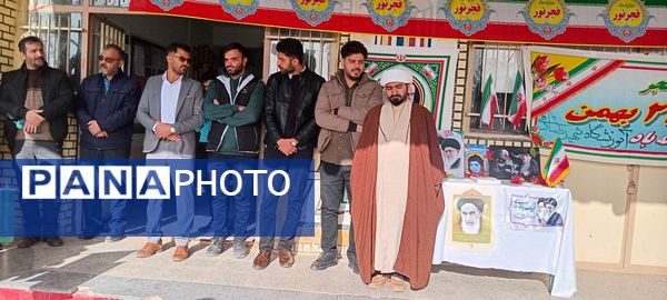 طنین زنگ انقلاب در مدرسهٔ شهید صادقی باخرز