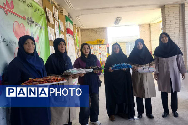 گام‌های استوار، آینده‌ای روشن: جشن آغاز سال تحصیلی در دبیرستان شاهد ام ابیها آباده