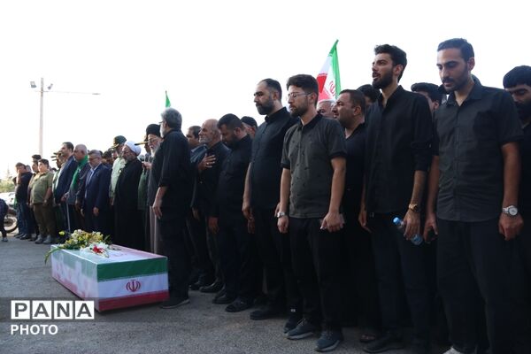 تشییع پیکر شهید محمدمهدی رضایی نصرآبادی در یزد