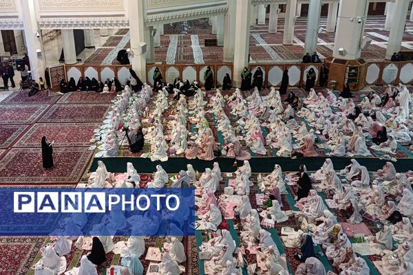 برگزاری جشن ۱۰۰۰ دانش‌آموز دختر روزه اولی در شیراز